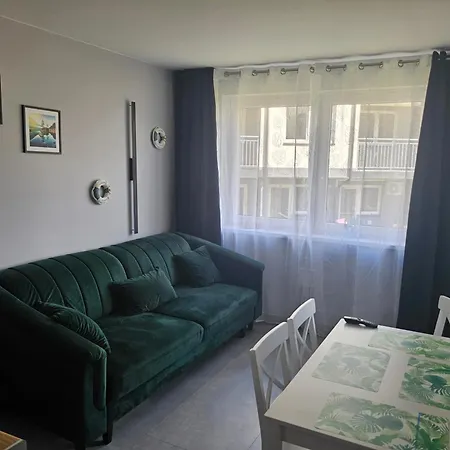 Slowik Debina 24 * Debina (Ustka)