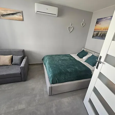 Slowik Debina 24 * Debina (Ustka)