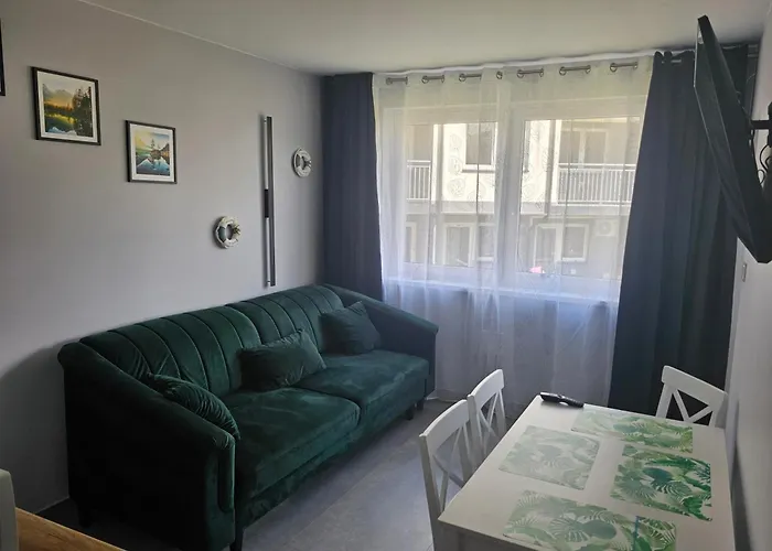 Slowik Debina 24 * Debina (Ustka)